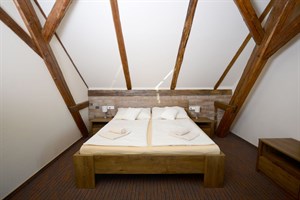 Hostinec Obora Trpišov - 1 x Dvoulůžkový apartmán&nbsp;č. 2