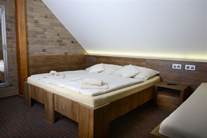 Hostinec Obora Trpišov - 1 x Rodinný apartmán č.1 (3+2)